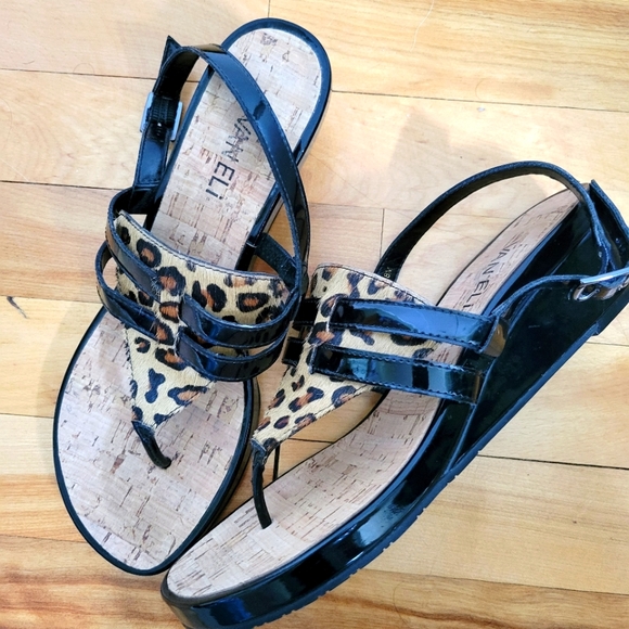 Vaneli animal print cork toe wedge sandals - Picture 7 of 7